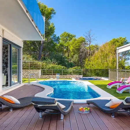 Helios Of Adria With Pool *