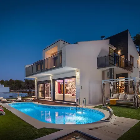 빌라 Helios Of Adria With Pool *